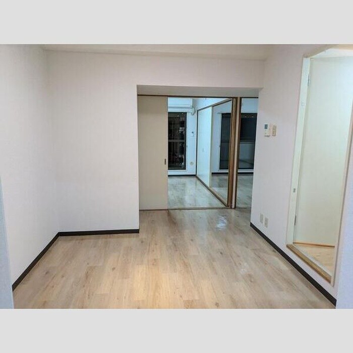 物件内観写真4　(居室)