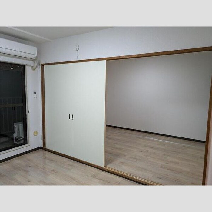 物件内観写真5　(廊下)