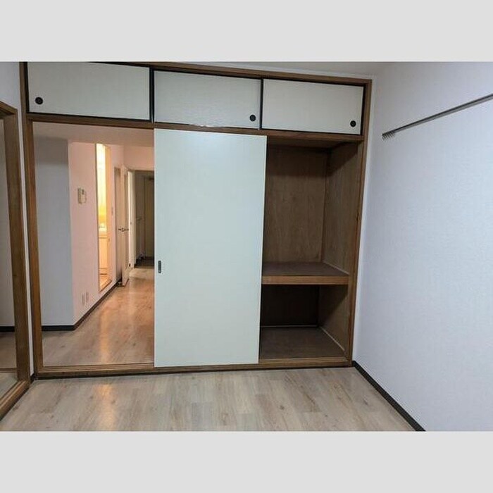 物件内観写真6　(室内からの展望)