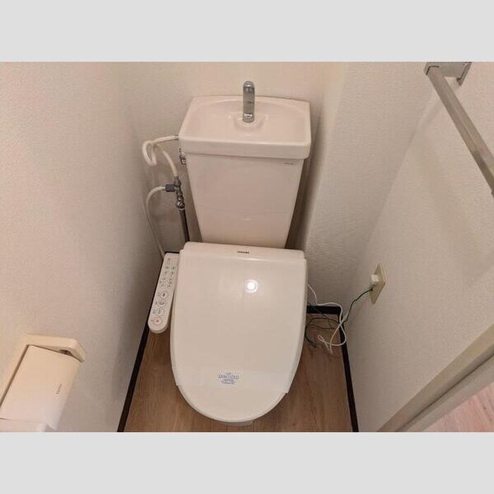 物件内観写真8　(トイレ)