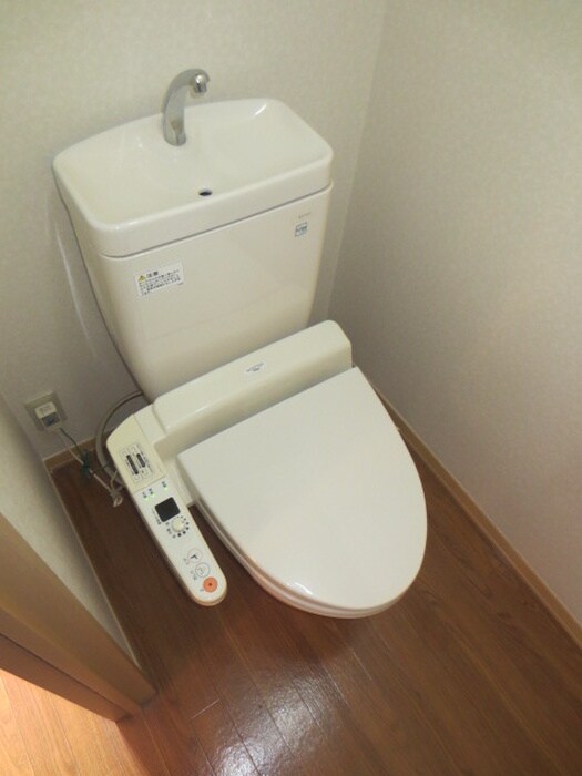 物件内観写真5　(トイレ)