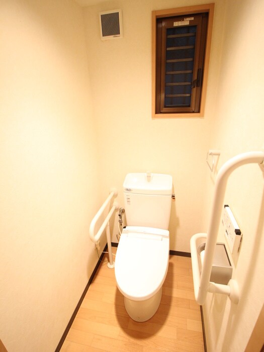 物件内観写真12　(トイレ)