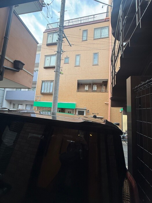 物件内観写真16　(室内からの展望)