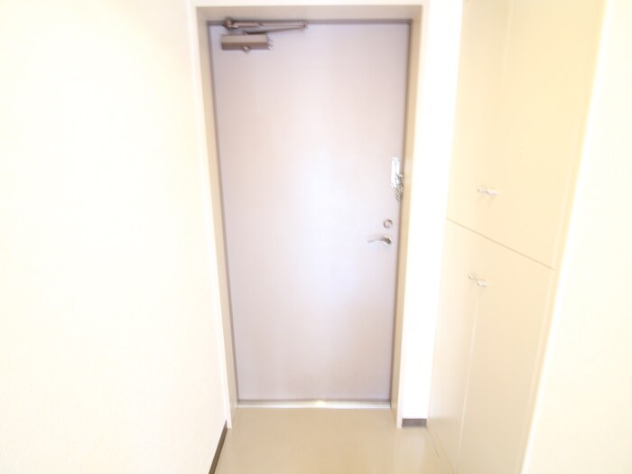 物件内観写真14　(玄関)