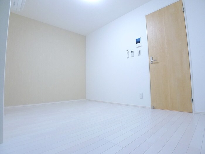 物件内観写真9　(室内からの展望)