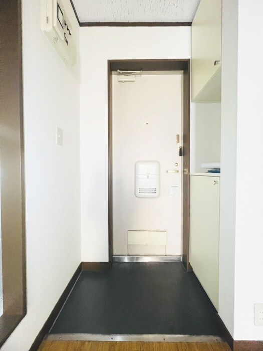物件内観写真16　(玄関)