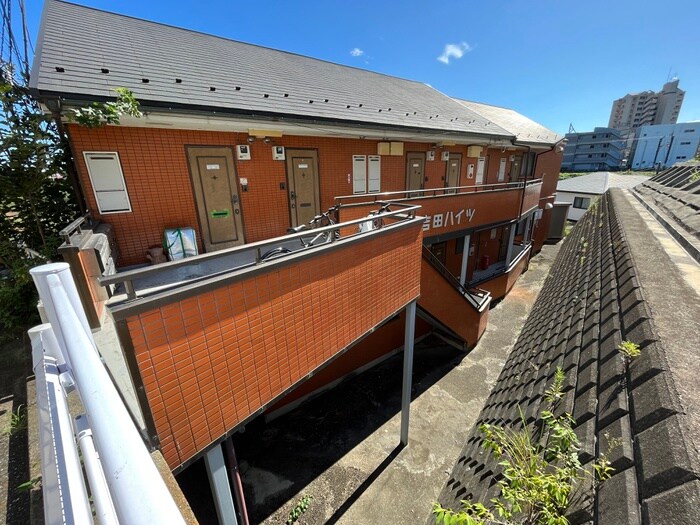 物件外観写真3　(エントランス部分)