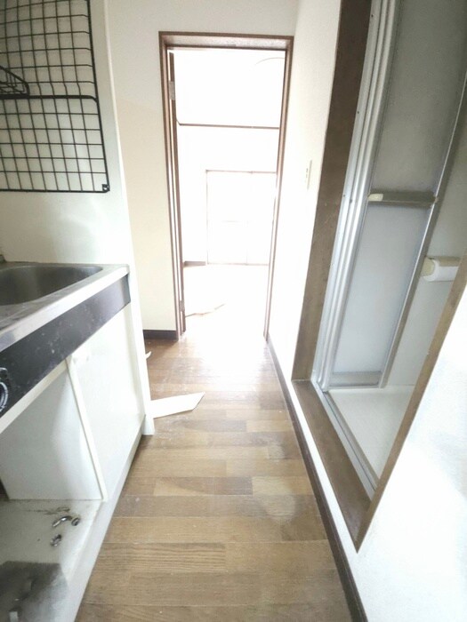 物件内観写真18　(廊下)