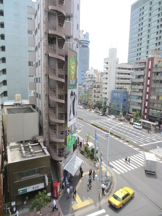 物件内観写真16　(室内からの展望)