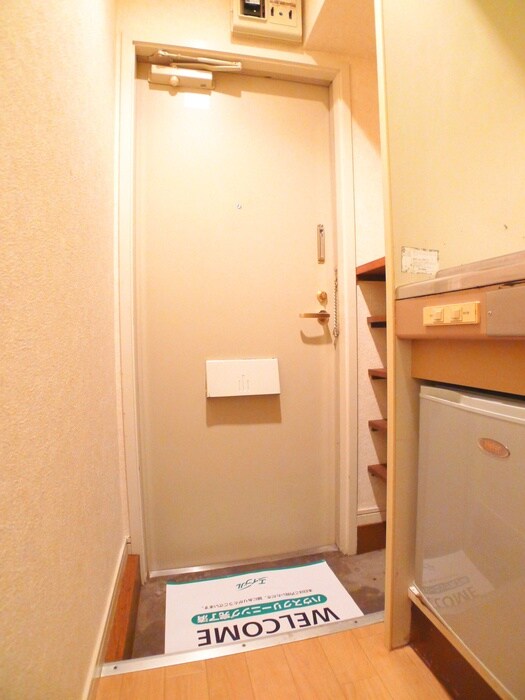 物件内観写真16　(玄関)