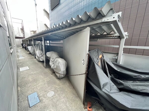 バイク置き場