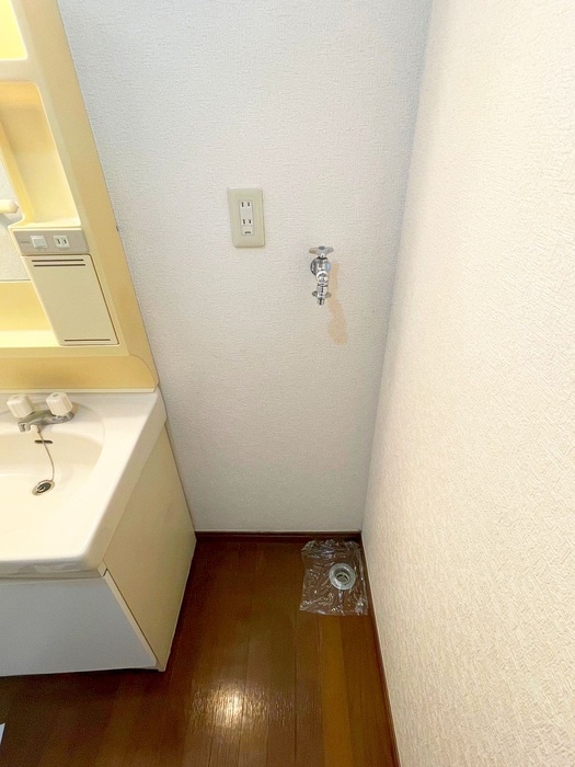 物件内観写真11　(洗濯機置場)