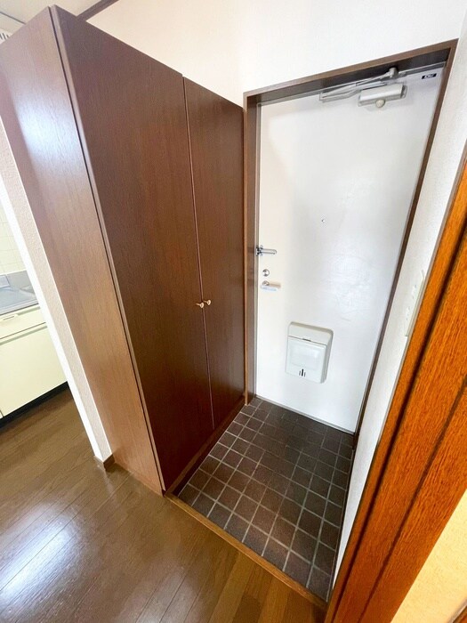 物件内観写真19　(玄関)