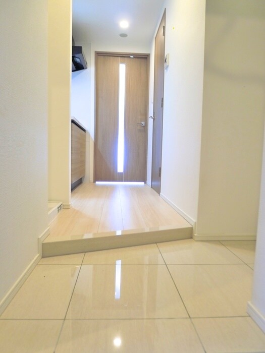 物件内観写真7　(玄関)