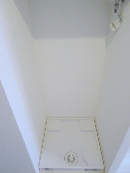 物件内観写真16　(洗濯機置場)