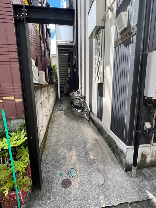 物件外観写真4　(駐輪場)