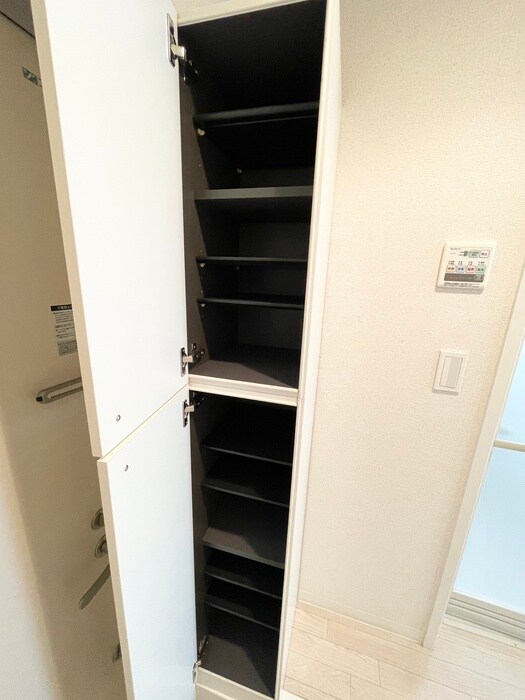 物件内観写真15　(靴箱)