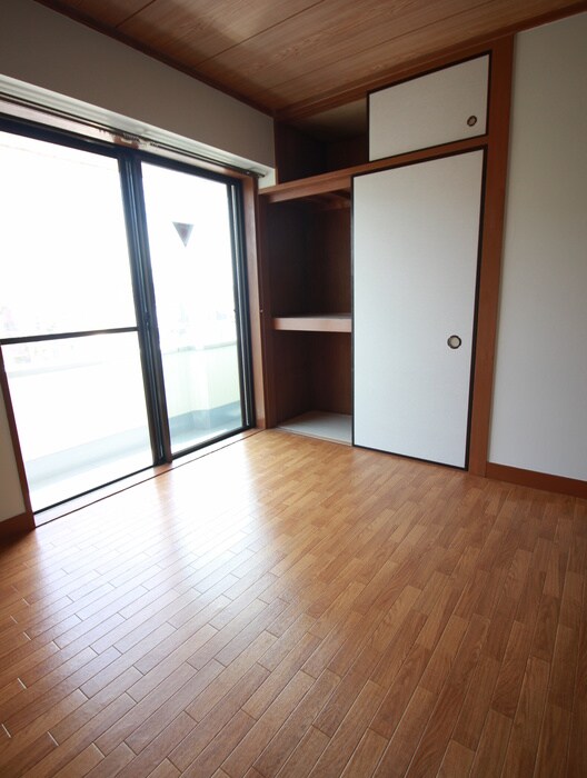 物件内観写真4　(居室)