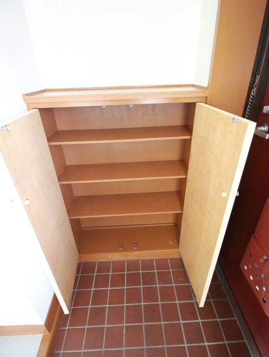 物件内観写真12　(玄関)