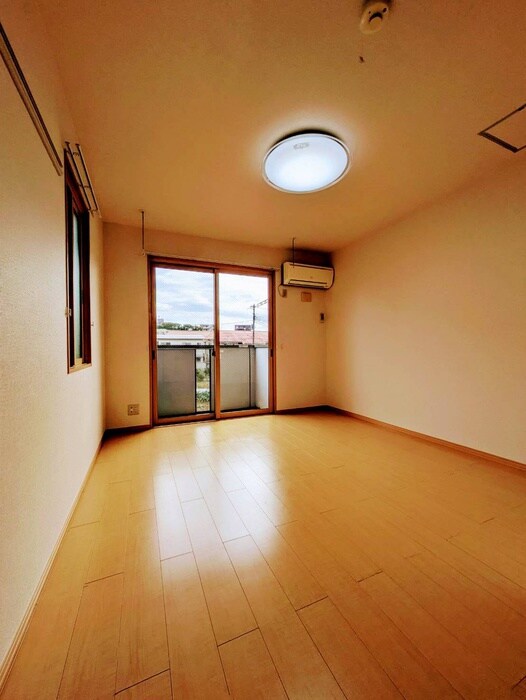 物件内観写真8　(居室)