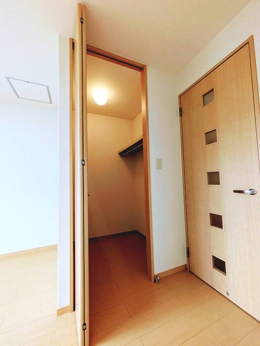 物件内観写真10　(収納)