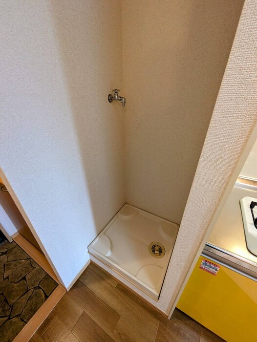 物件内観写真17　(洗濯機置場)