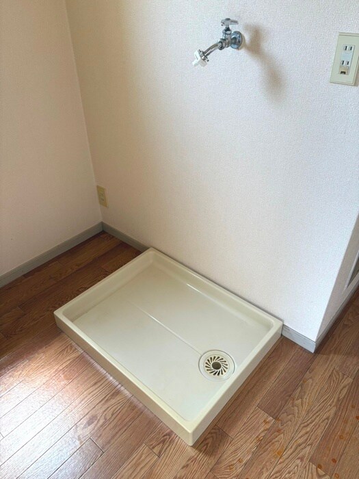 物件内観写真13　(洗濯機置場)