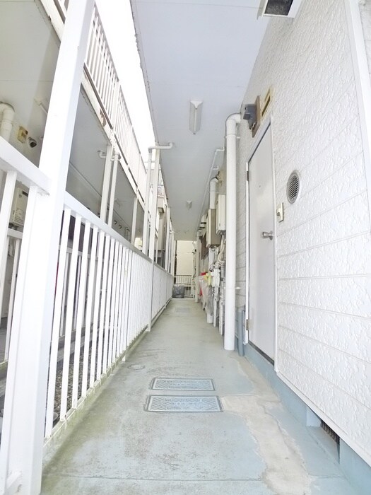 物件外観写真6　(エントランス部分)