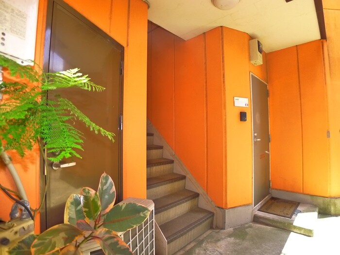 物件外観写真5　(エントランス部分)