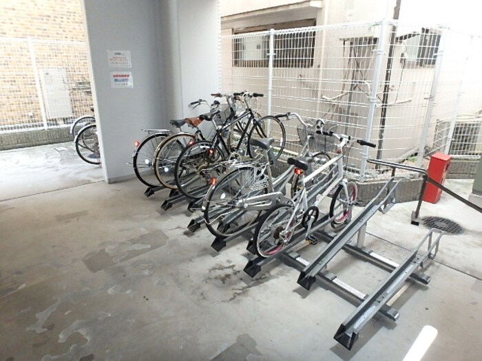 物件外観写真5　(駐輪場)