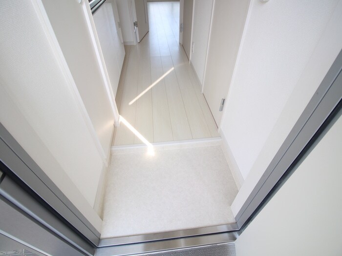 物件内観写真7　(玄関)