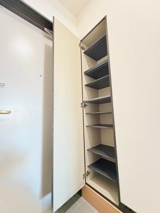 物件内観写真15　(靴箱)