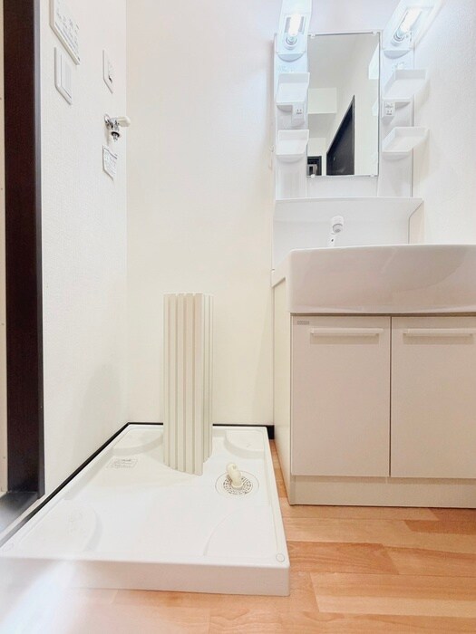 物件内観写真18　(洗濯機置場)