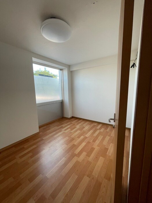 物件内観写真16　(居室)