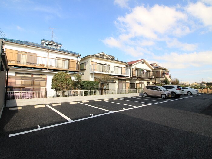 物件外観写真6　(駐車場)