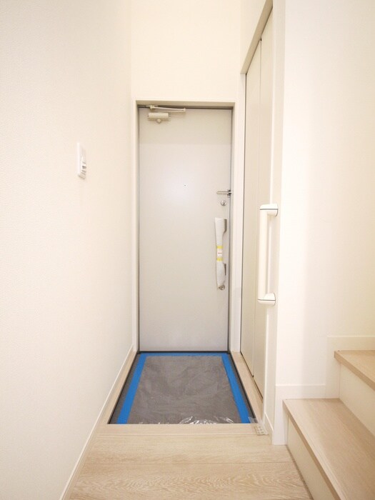 物件内観写真18　(玄関)