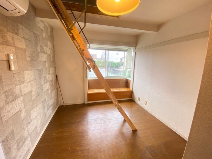 物件内観写真4　(居室)