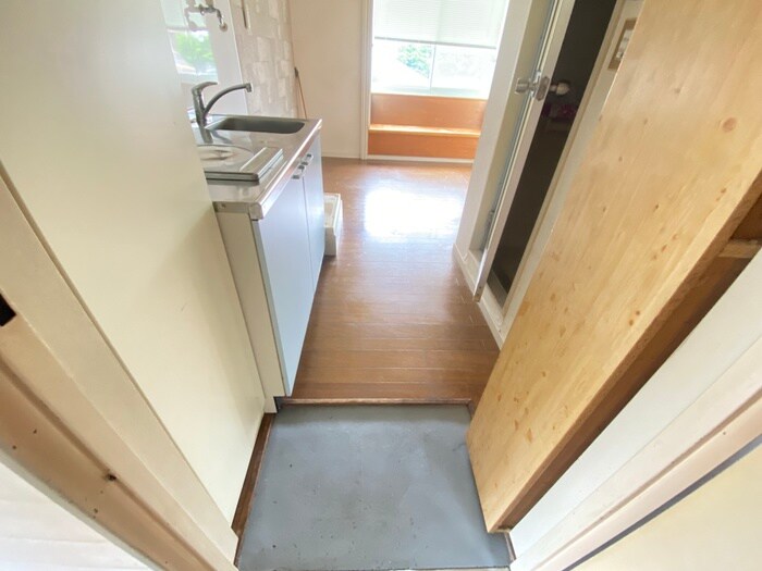 物件内観写真11　(玄関)