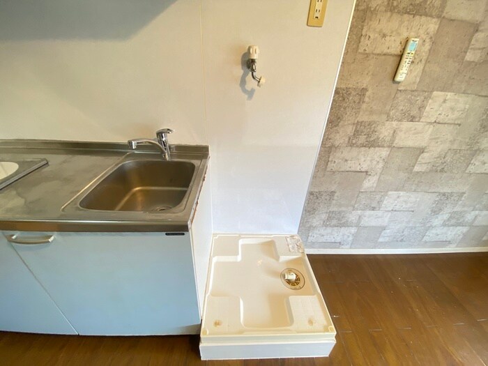 物件内観写真15　(洗濯機置場)