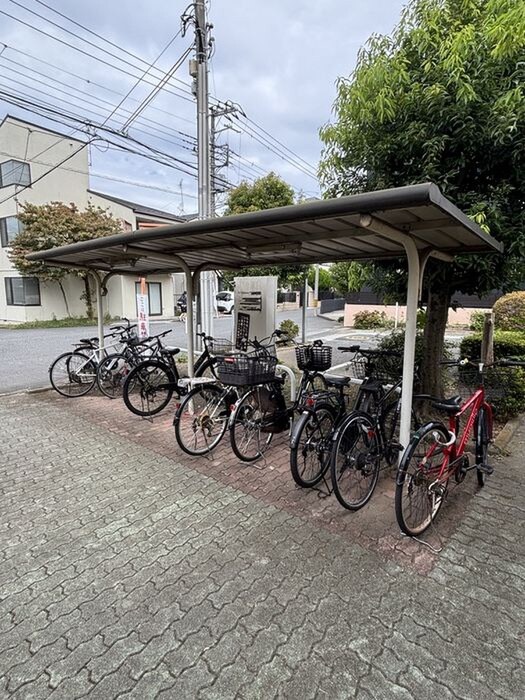 物件外観写真3　(駐輪場)