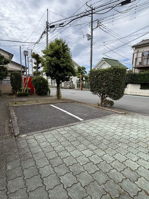 物件外観写真4　(駐車場)