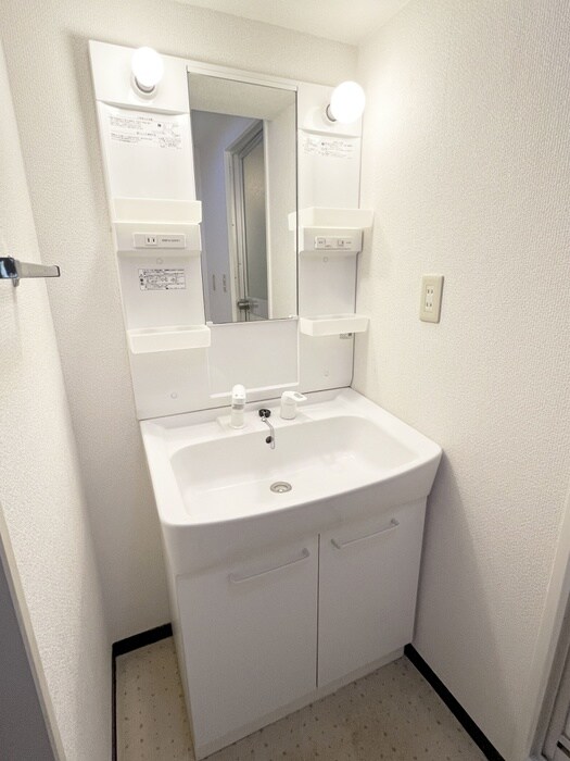 物件内観写真12　(洗面)