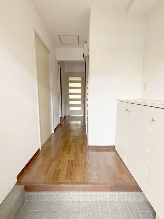 物件内観写真14　(玄関)