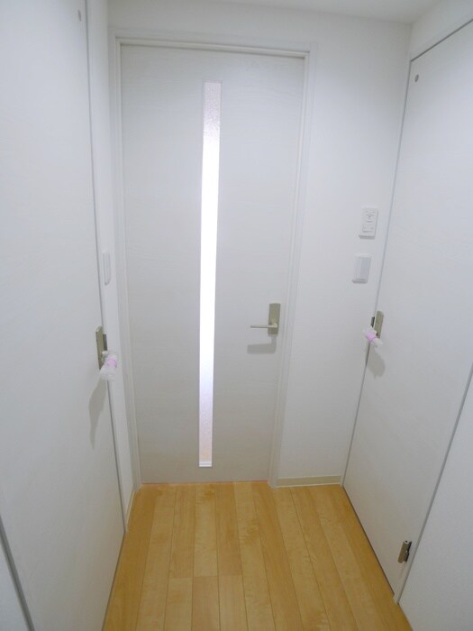 物件内観写真14　(玄関)