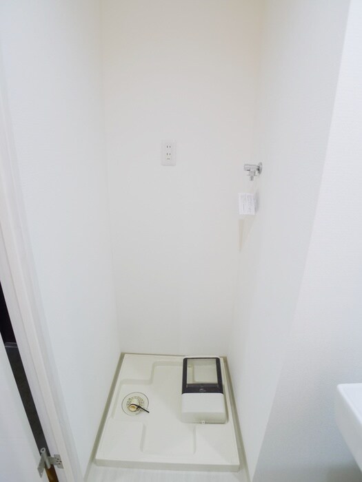 物件内観写真15　(洗濯機置場)