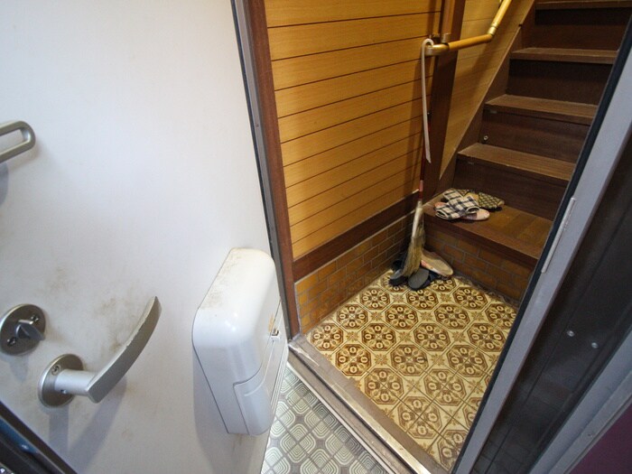 物件内観写真16　(玄関)