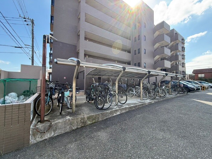 物件外観写真6　(駐輪場)