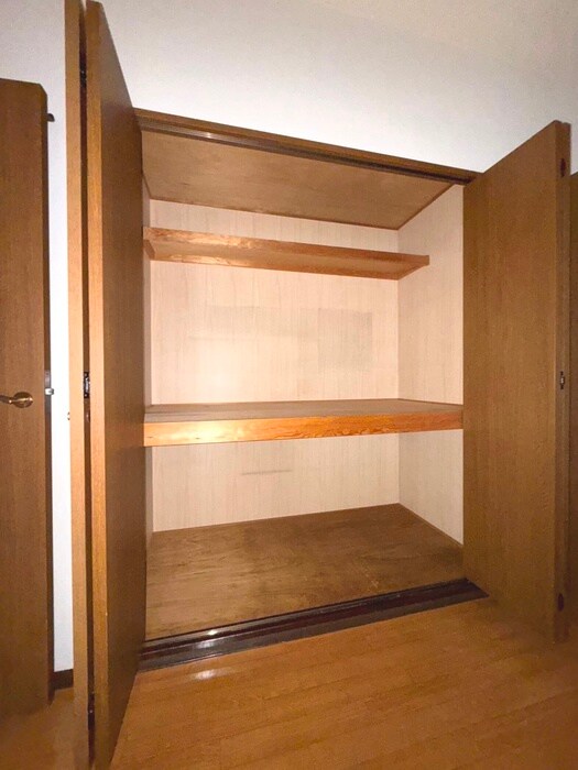 物件内観写真12　(収納)