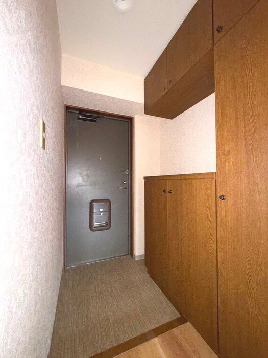 物件内観写真18　(玄関)