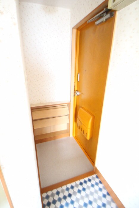 物件内観写真7　(玄関)